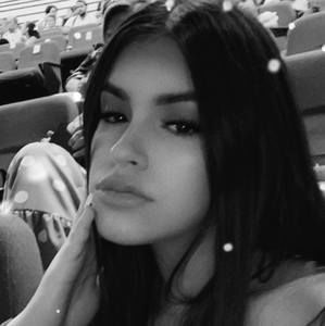 Meet your Posher, Ana maria